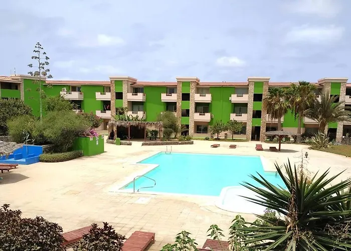 Cozy Apartment With Pool, Near Beach And Center