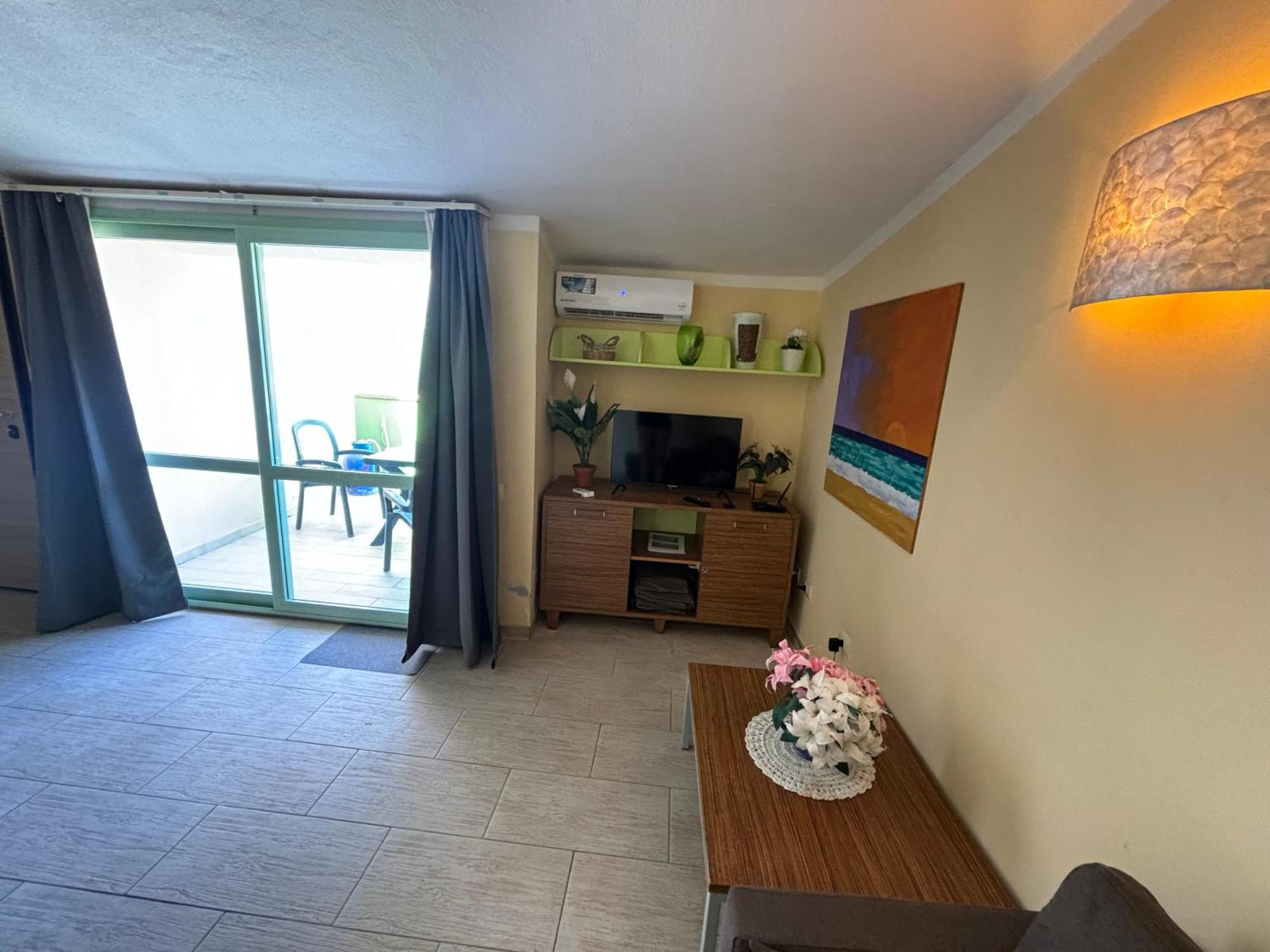 Apartment Cozy With Pool, Near And Center